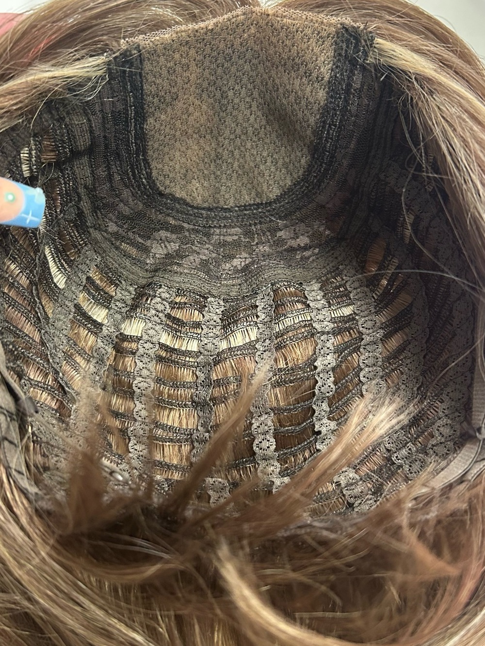 Classic Short Layered Bob Wig in Light Brown with Blonde Highlights - Picture 3 of 4